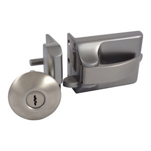 04 Cylinder Rim Slam Locks & Nightlatches for Entrance Doors